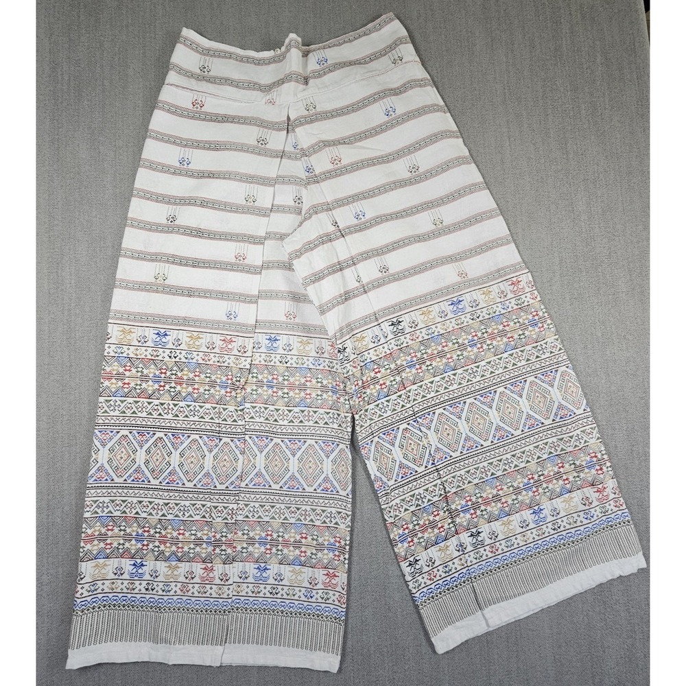 Unbranded Women's Capri Multicolor Elastic Waist in the Back Sz Small